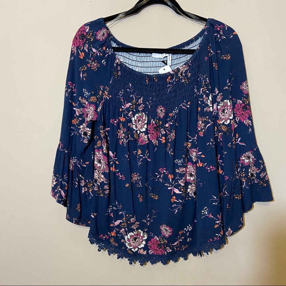 🦊NWT LUQ Stitchfix Julliet smocked knit blouse